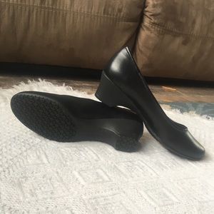 Predictions Comfort insole dress shoes  size 24/7